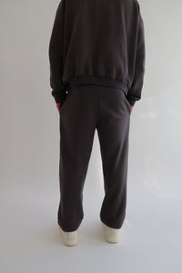 Angie Straight Joggers in Earl Grey