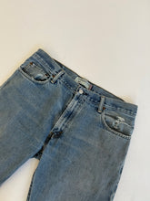 Load image into Gallery viewer, Vintage Levi 505 Mid Blue Jeans
