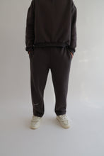 Load image into Gallery viewer, Angie Straight Joggers in Earl Grey
