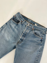 Load image into Gallery viewer, Vintage Levi 501 Jeans
