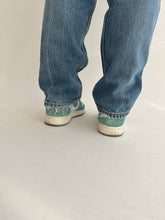 Load image into Gallery viewer, Vintage Levi 501 Jeans
