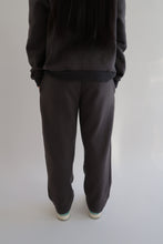 Load image into Gallery viewer, Angie Straight Joggers in Earl Grey
