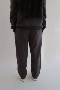 Angie Straight Joggers in Earl Grey