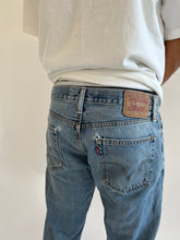 Load image into Gallery viewer, Vintage Levi 505 Mid Blue Jeans
