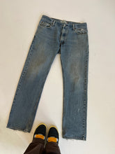 Load image into Gallery viewer, Vintage Levi 505 Mid Blue Jeans
